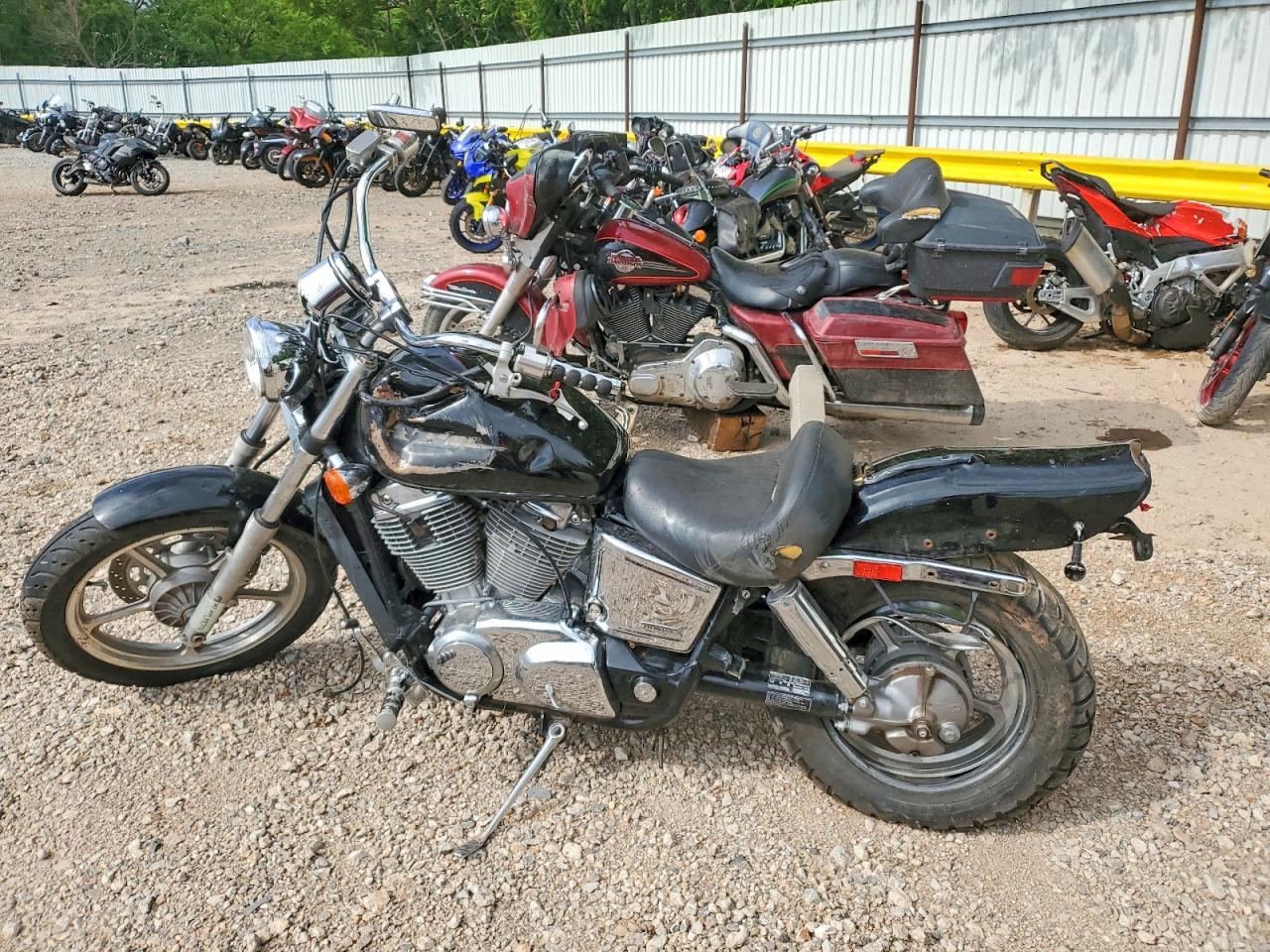 2005 HONDA VT1100 C photo 5