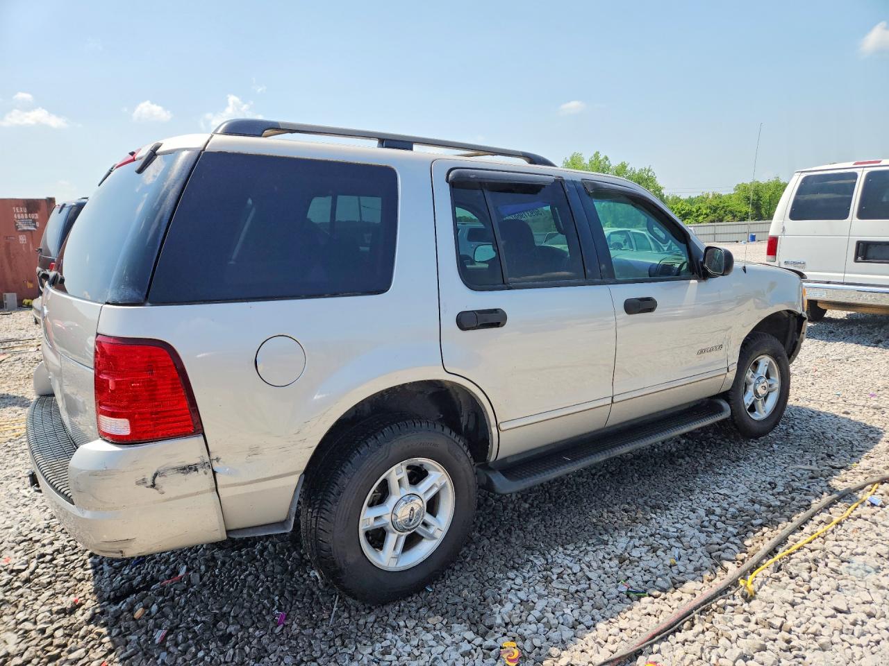 2004 FORD EXPLORER XLT photo 5