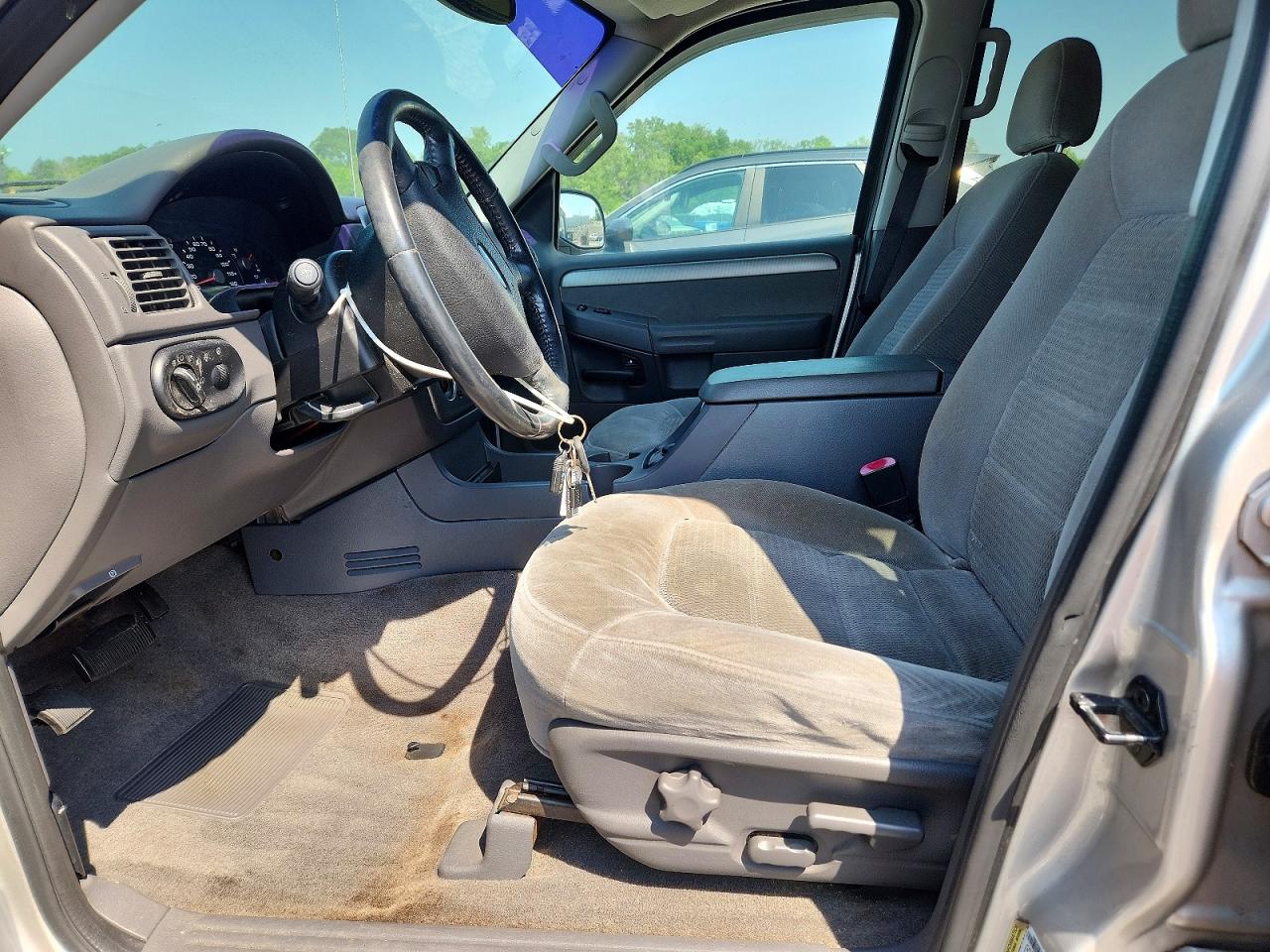 2004 FORD EXPLORER XLT photo 13