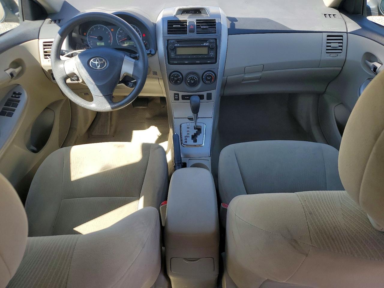 2012 TOYOTA COROLLA LE photo 22