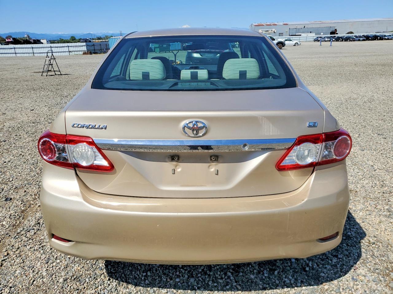 2012 TOYOTA COROLLA LE photo 16