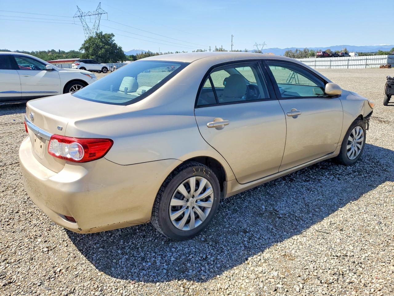 2012 TOYOTA COROLLA LE photo 7