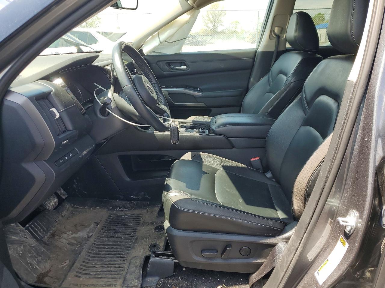 2023 NISSAN PATHFINDER SL photo 13
