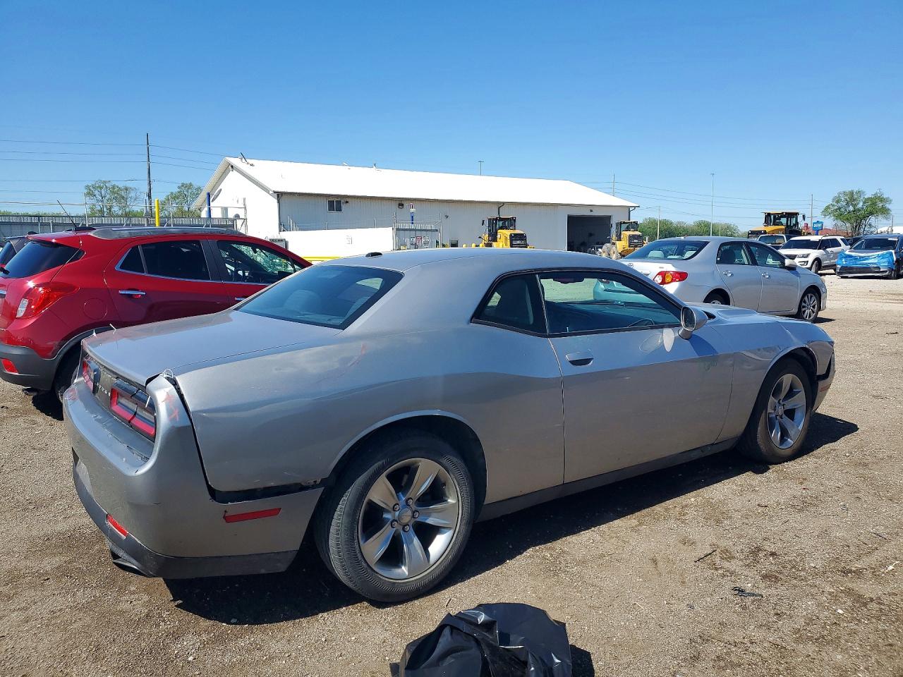 2016 DODGE CHALLENGER SXT photo 3