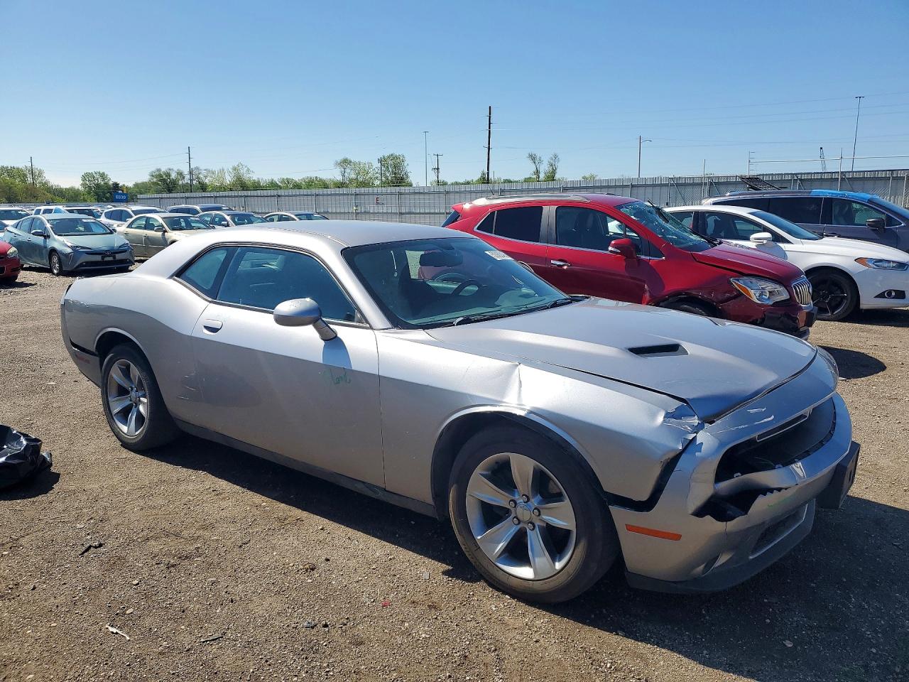 2016 DODGE CHALLENGER SXT photo 4