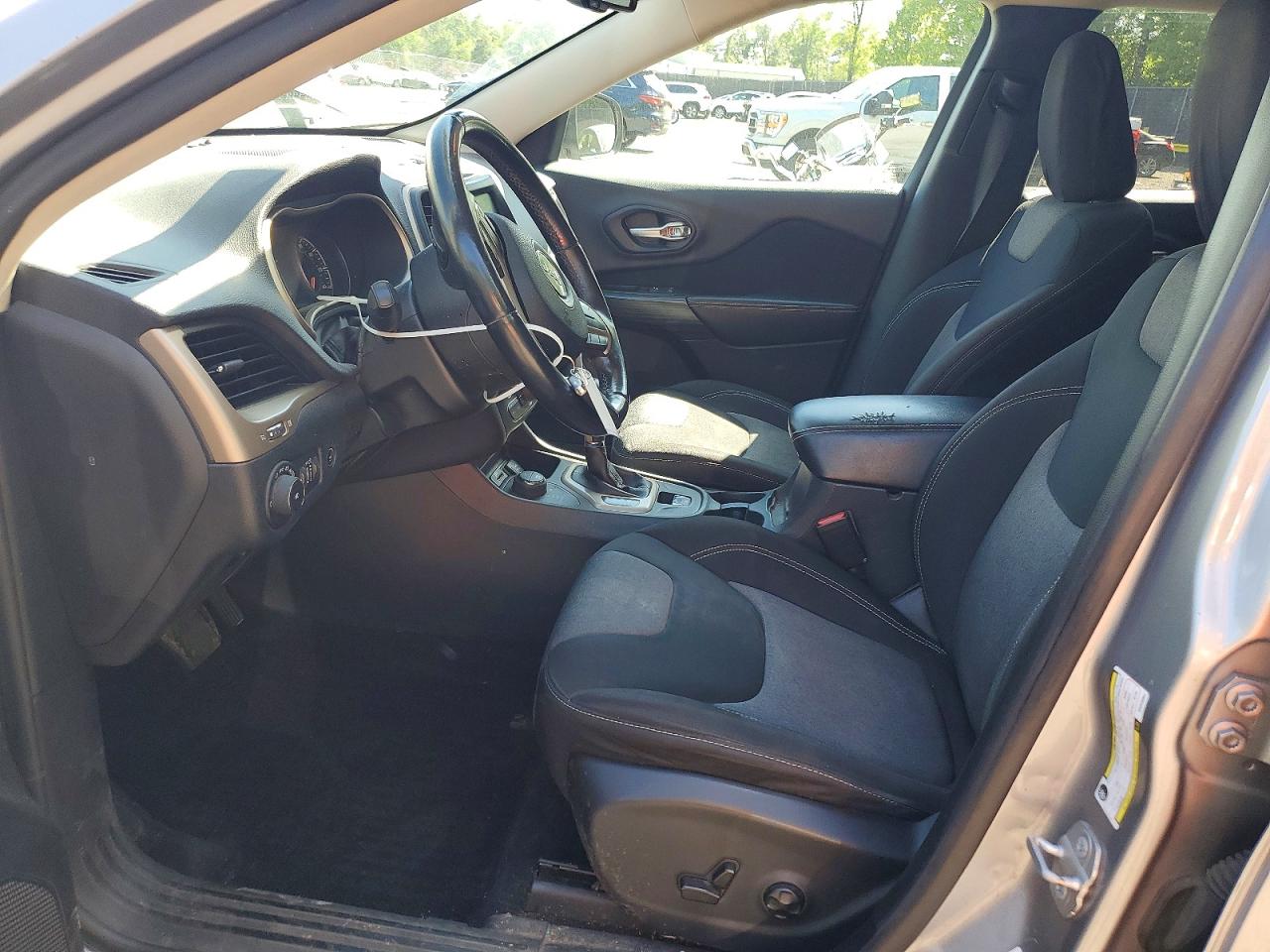 2014 JEEP CHEROKEE LATITUDE photo 13