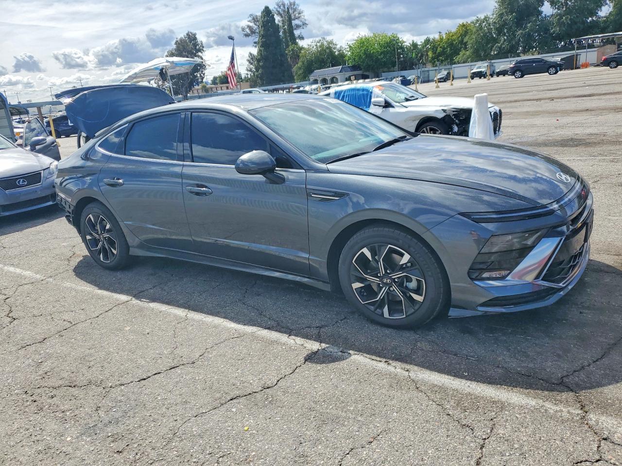 2024 HYUNDAI SONATA SEL photo 10