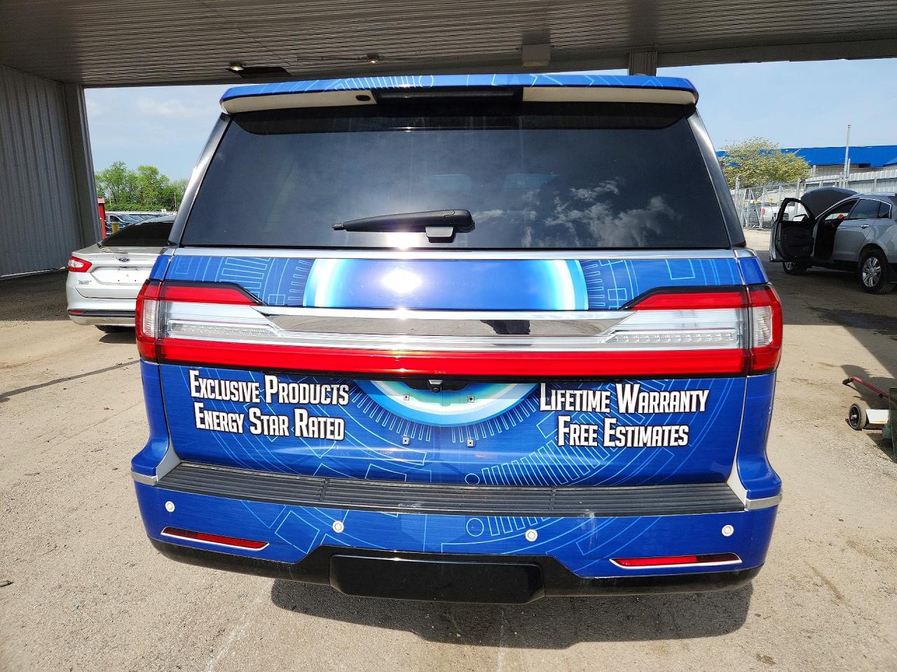 2019 LINCOLN NAVIGATOR BLACK LABEL photo 16