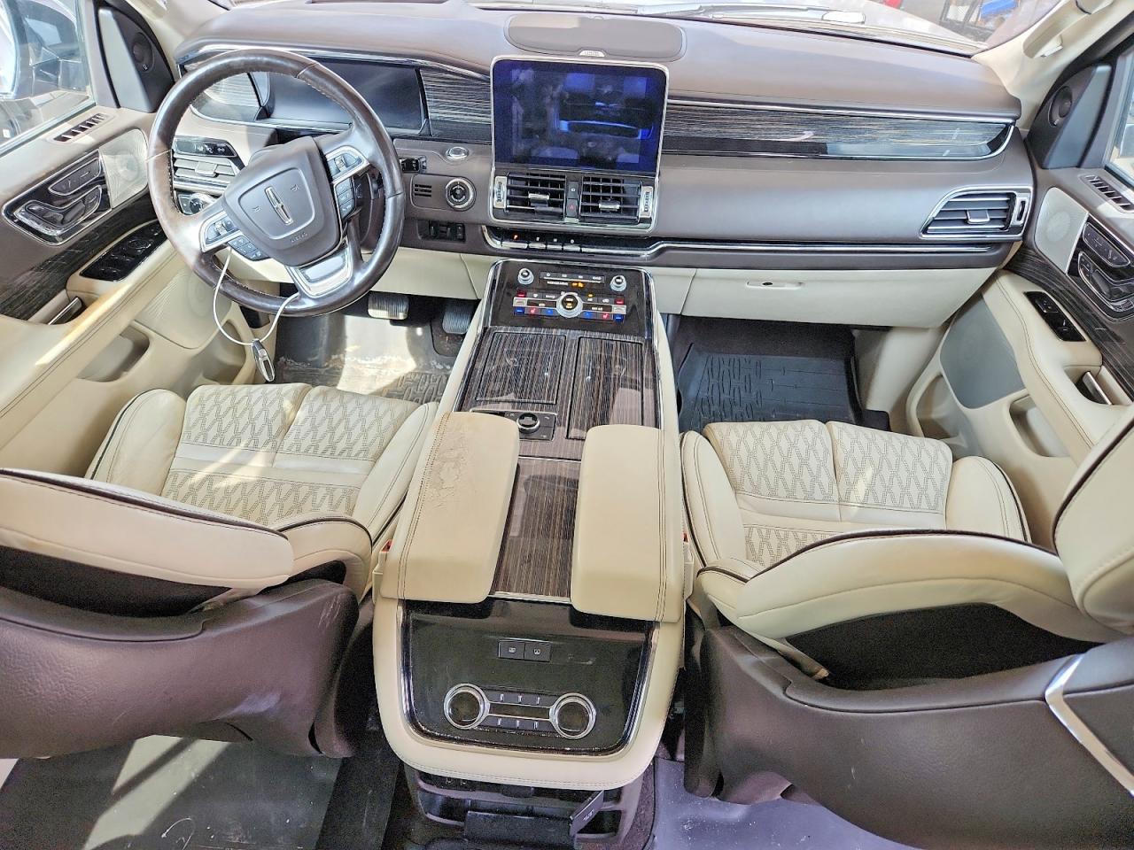 2019 LINCOLN NAVIGATOR BLACK LABEL photo 22
