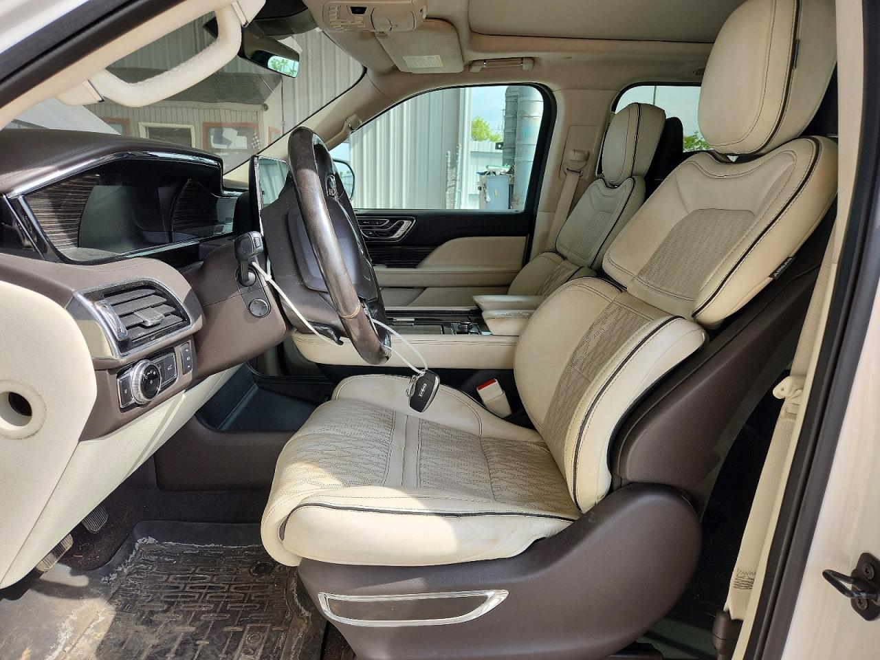 2019 LINCOLN NAVIGATOR BLACK LABEL photo 19