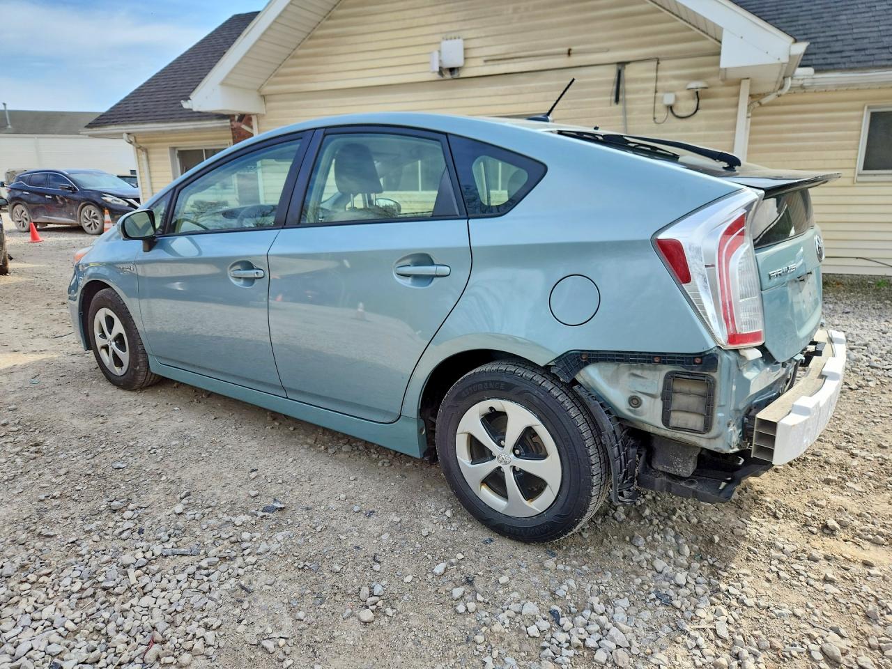 2013 TOYOTA PRIUS THREE photo 3