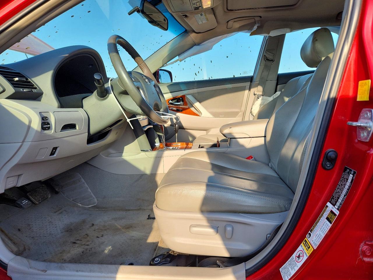 2011 TOYOTA CAMRY XLE photo 7