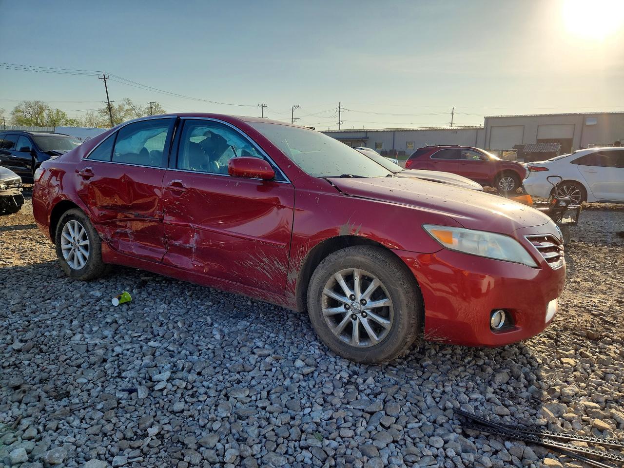 2011 TOYOTA CAMRY XLE photo 4