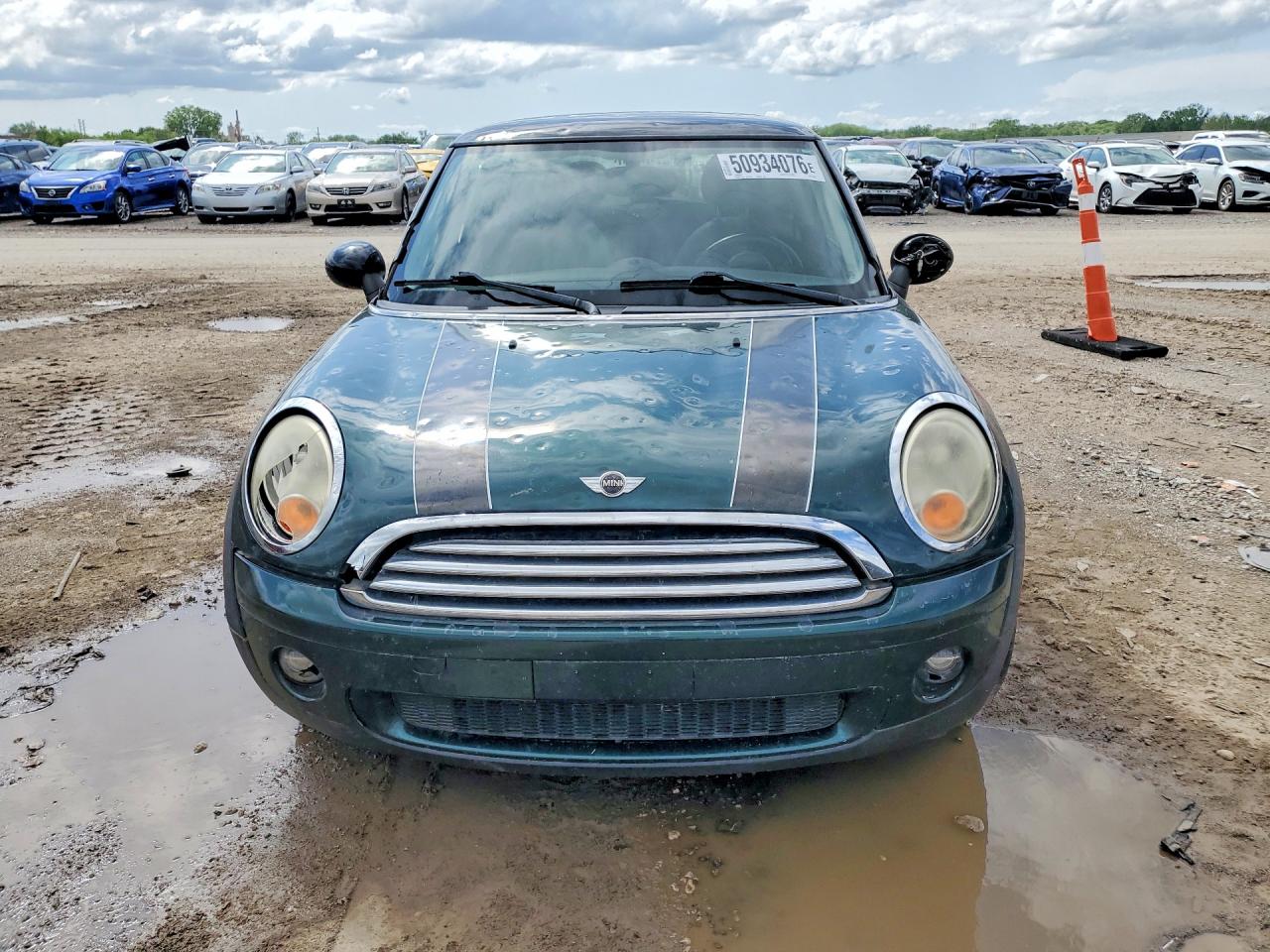 2010 MINI COOPER photo 13