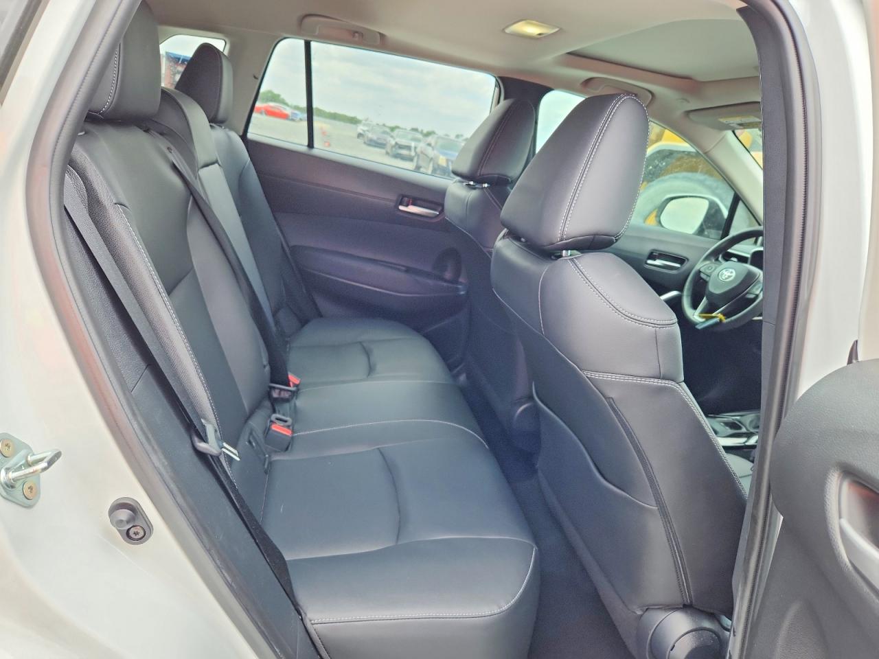 2023 TOYOTA COROLLA CROSS XLE photo 11