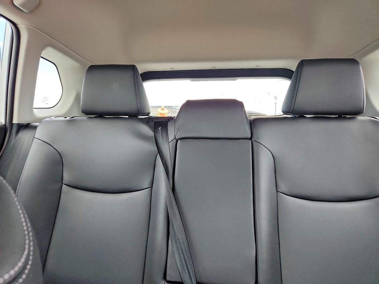 2023 TOYOTA COROLLA CROSS XLE photo 10