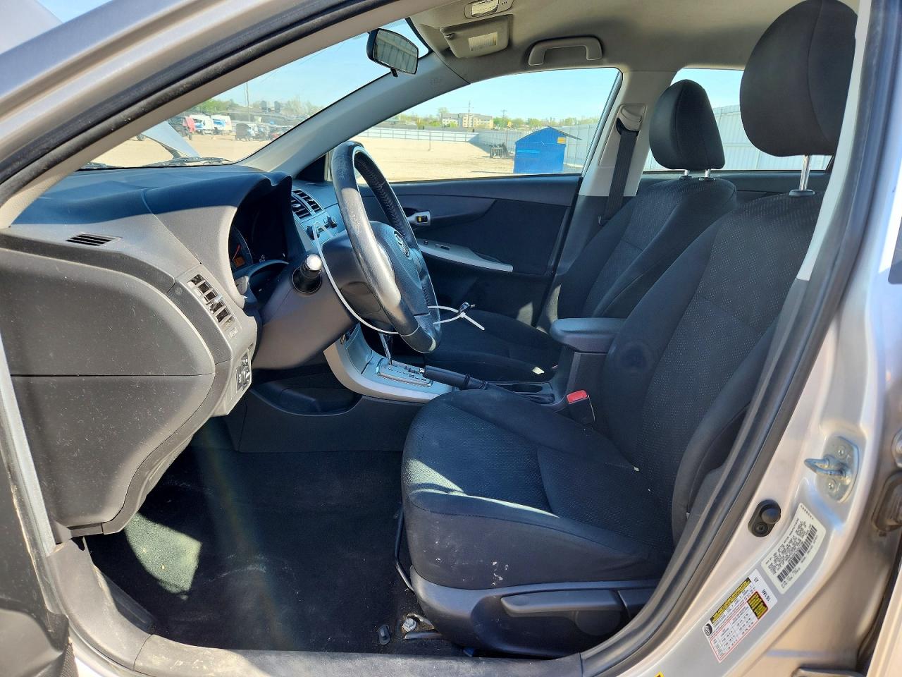 2010 TOYOTA COROLLA S photo 19