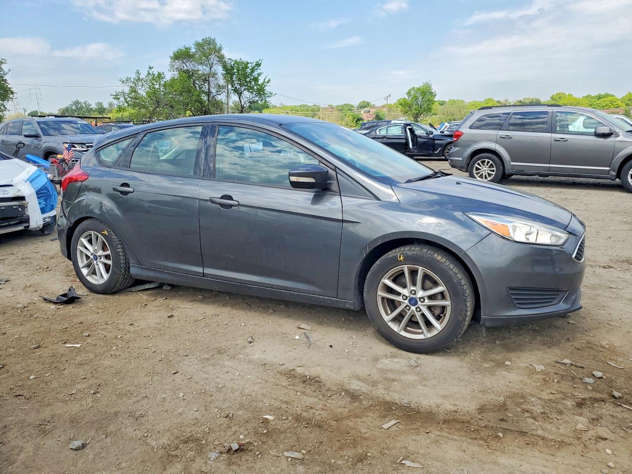 2017 FORD FOCUS SE photo 10