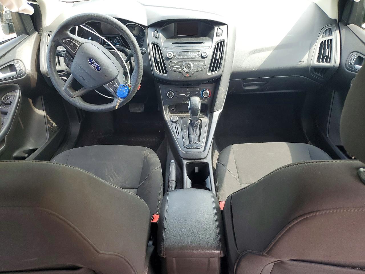 2017 FORD FOCUS SE photo 22
