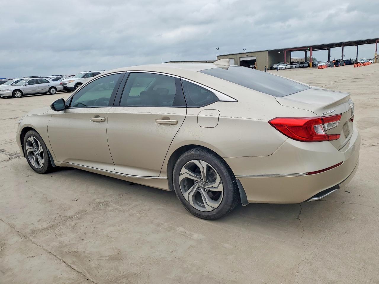 2018 HONDA ACCORD EXL photo 4