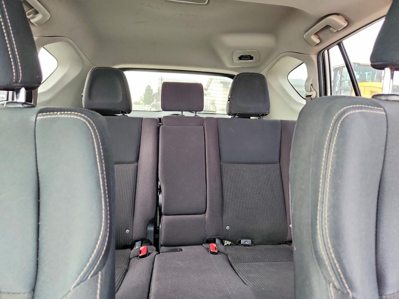 2015 TOYOTA RAV4 XLE photo 19