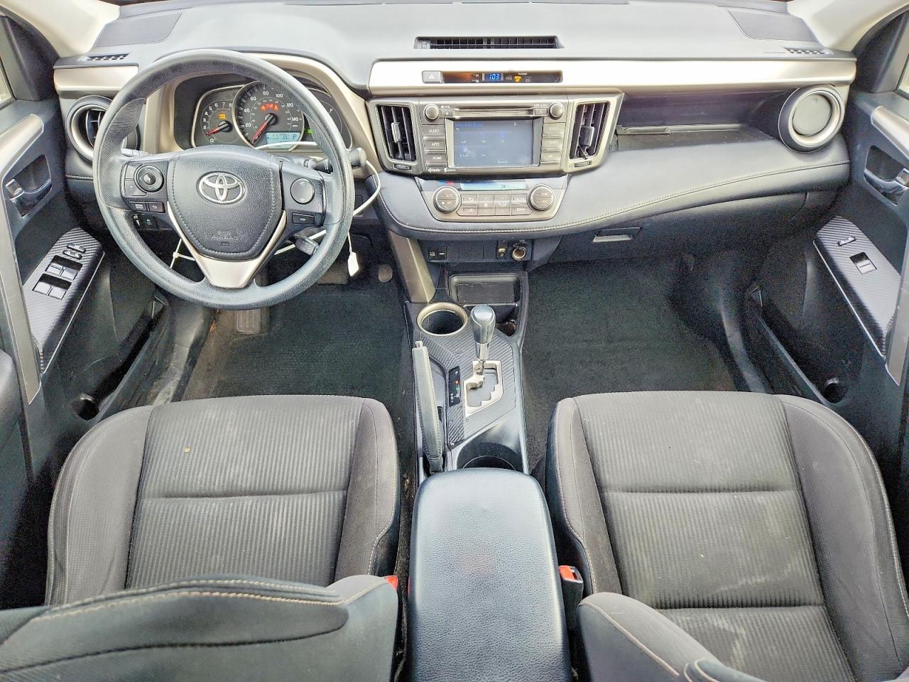 2015 TOYOTA RAV4 XLE photo 15