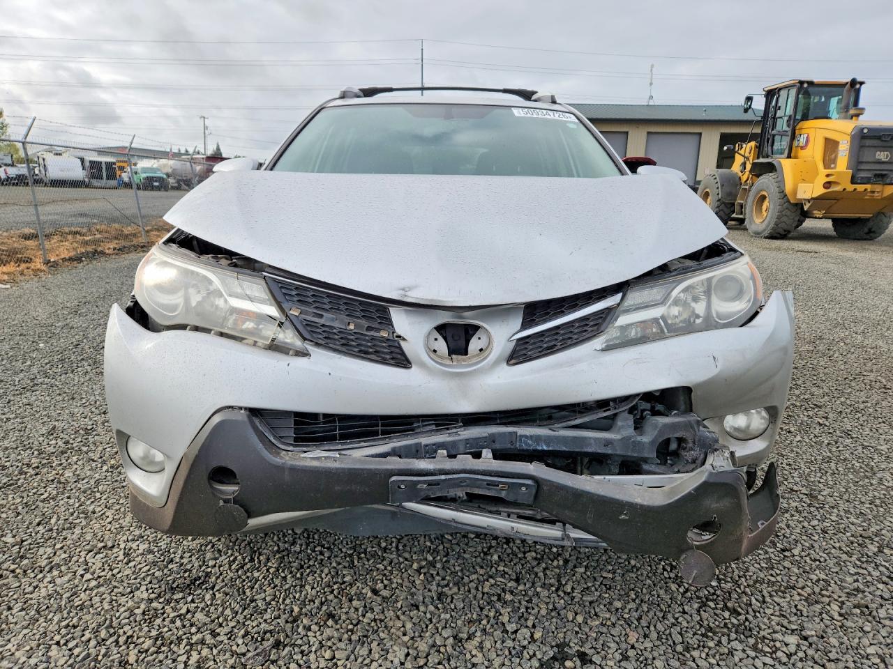 2015 TOYOTA RAV4 XLE photo 9