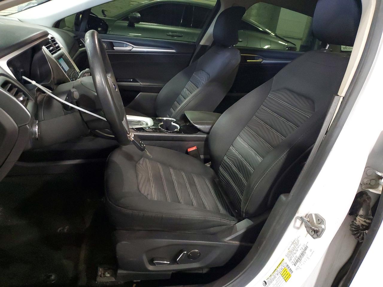 2016 FORD FUSION SE photo 13