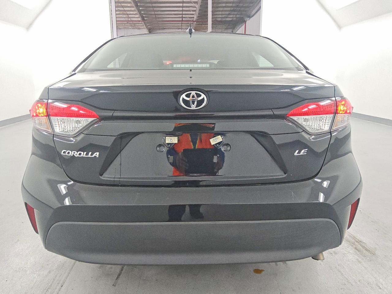 2025 TOYOTA COROLLA LE photo 11