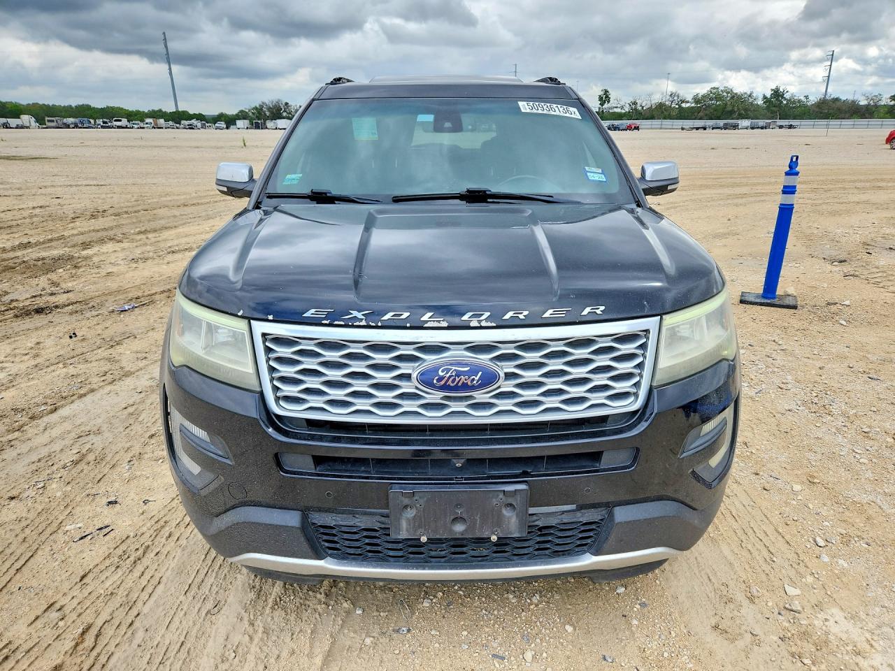 2017 FORD EXPLORER photo 9