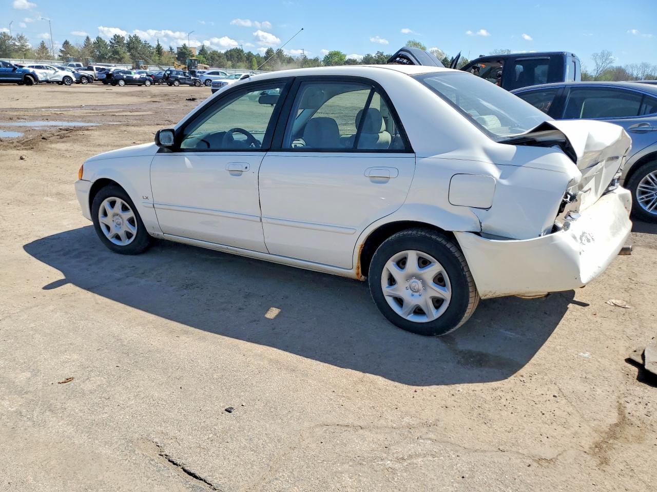 2000 MAZDA PROTEGE DX photo 4