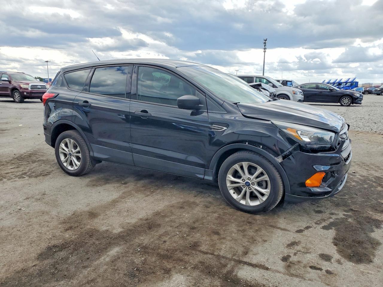2019 FORD ESCAPE S photo 10
