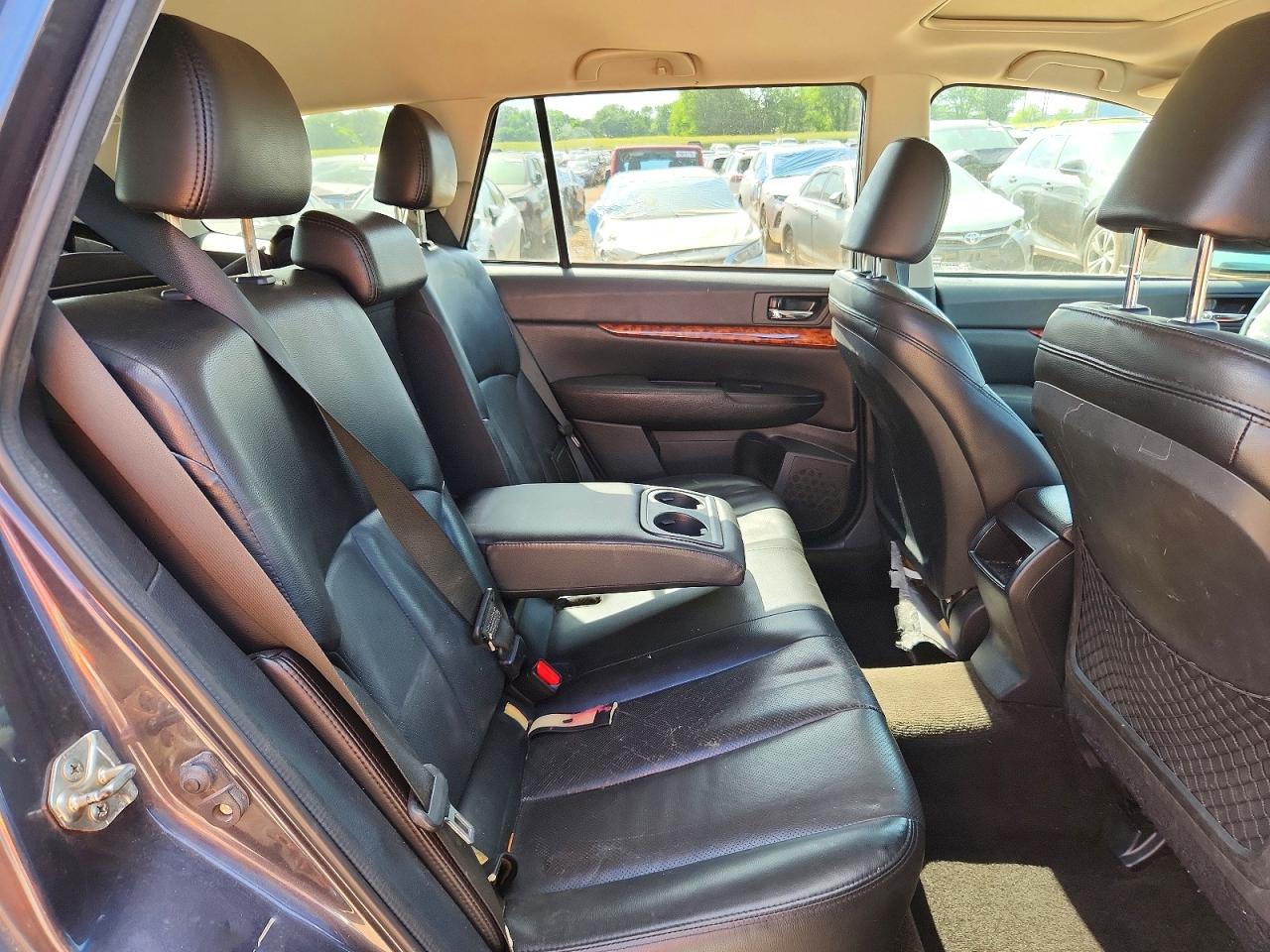 2011 SUBARU OUTBACK 3.6R LIMITED photo 11