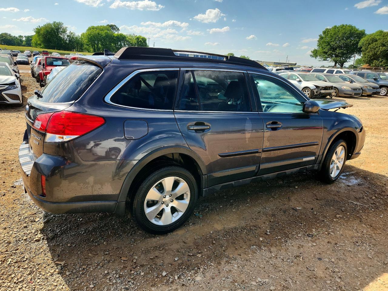2011 SUBARU OUTBACK 3.6R LIMITED photo 3