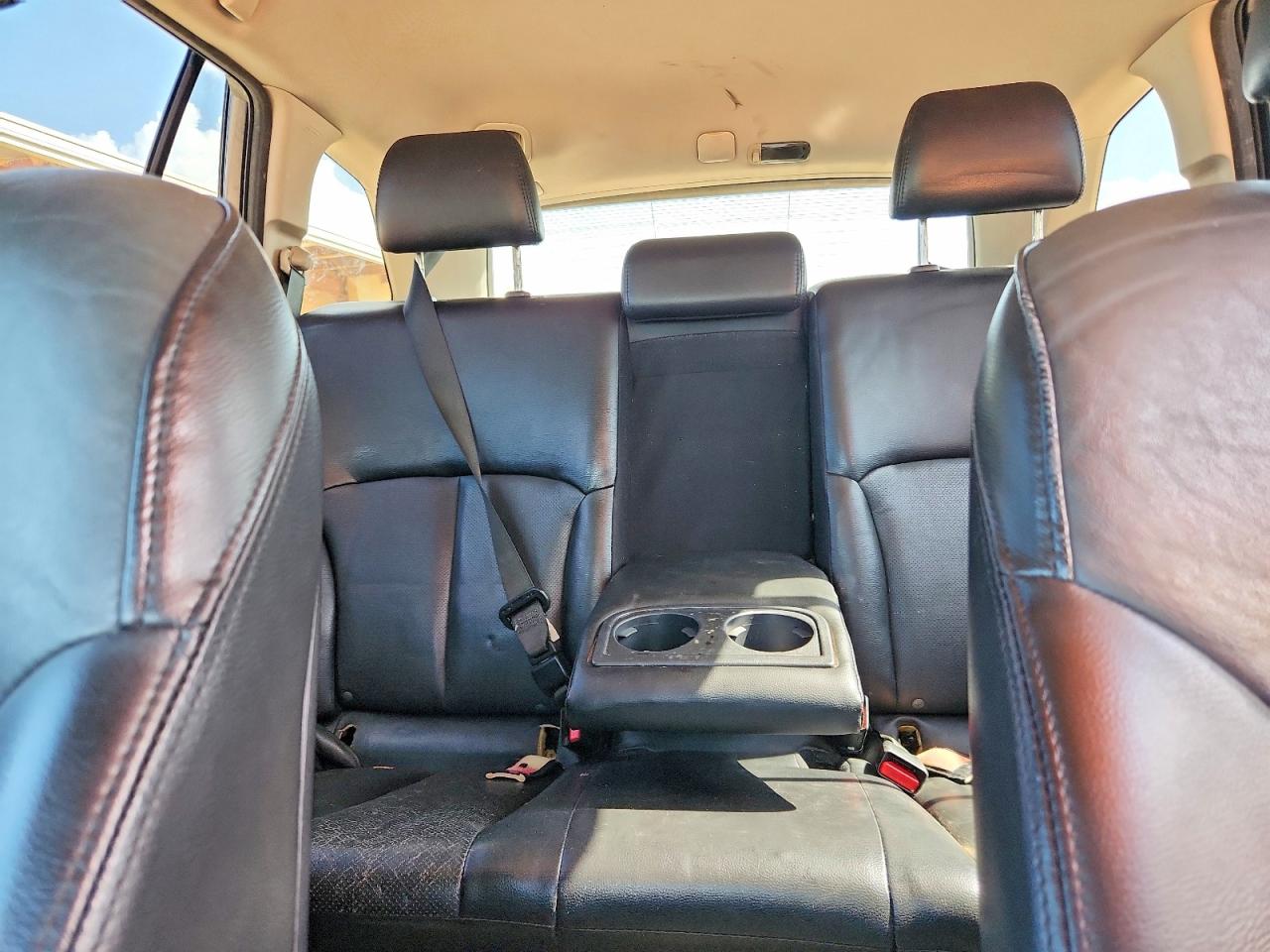 2011 SUBARU OUTBACK 3.6R LIMITED photo 10