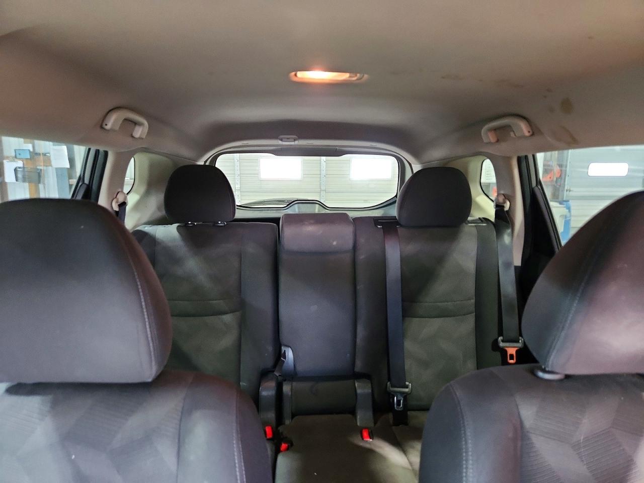 2016 NISSAN ROGUE SV photo 19