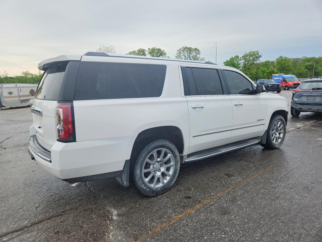 2015 GMC YUKON XL DENALI photo 3