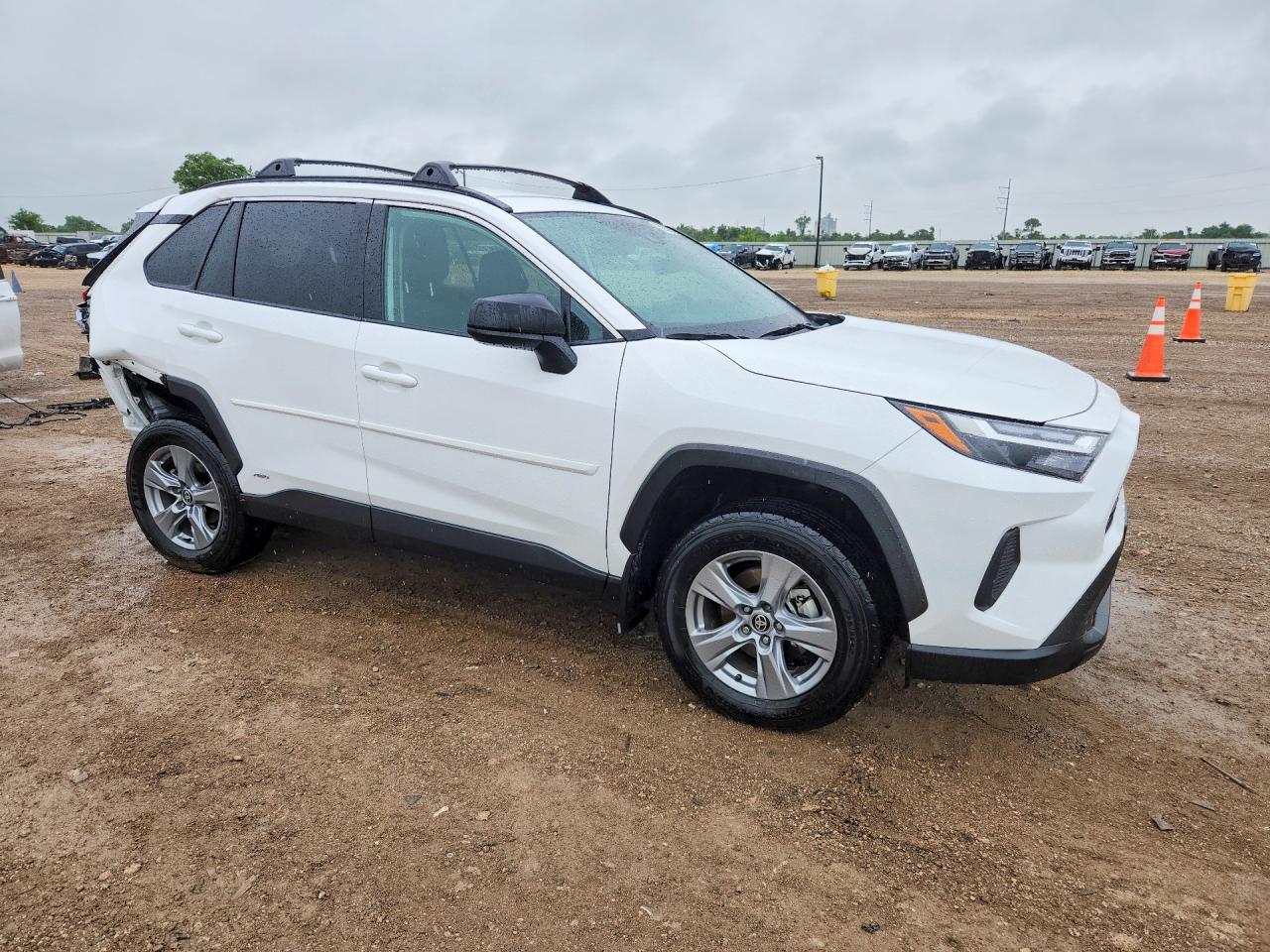 2025 TOYOTA RAV4 LE photo 4
