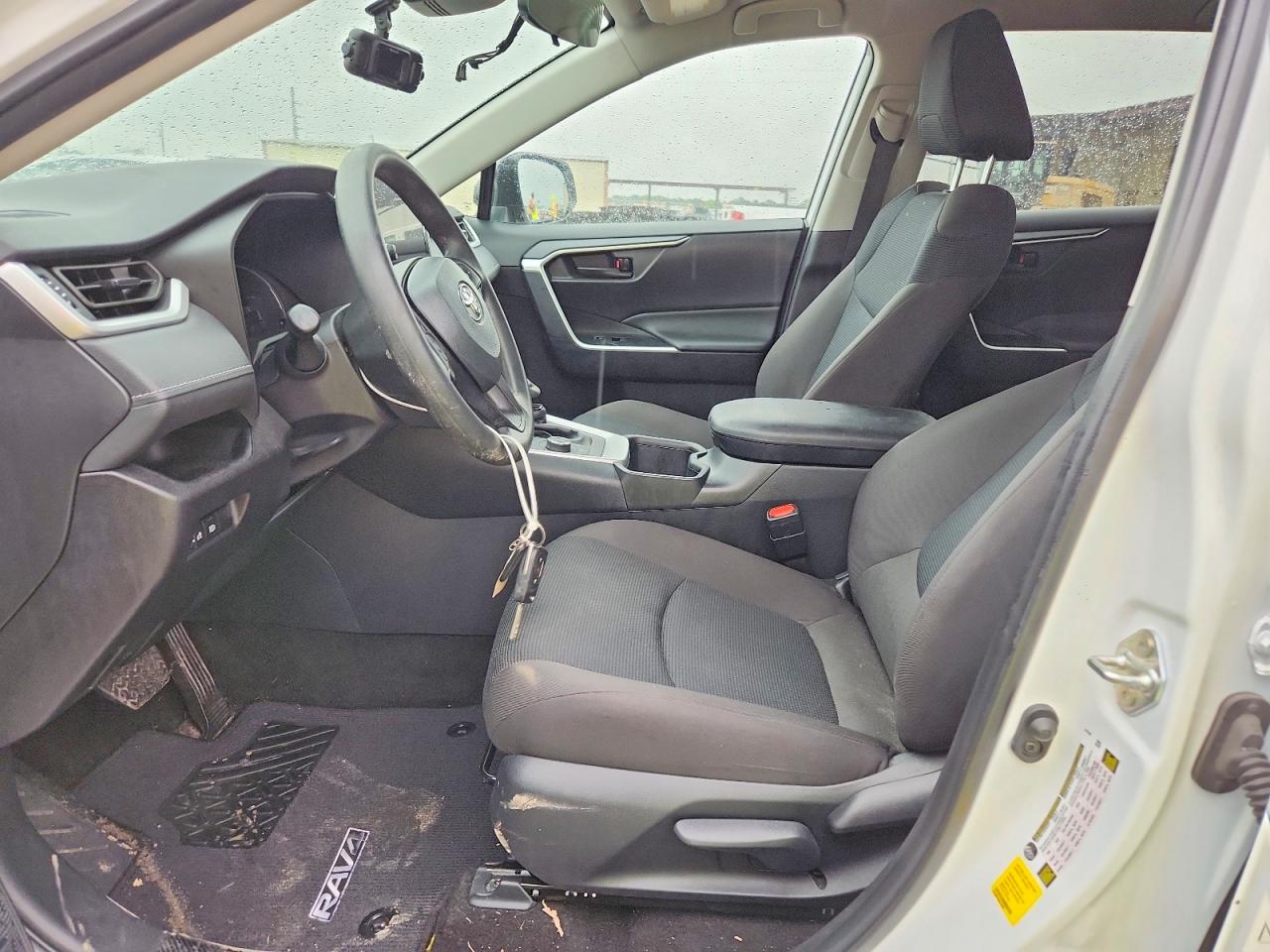 2025 TOYOTA RAV4 LE photo 7