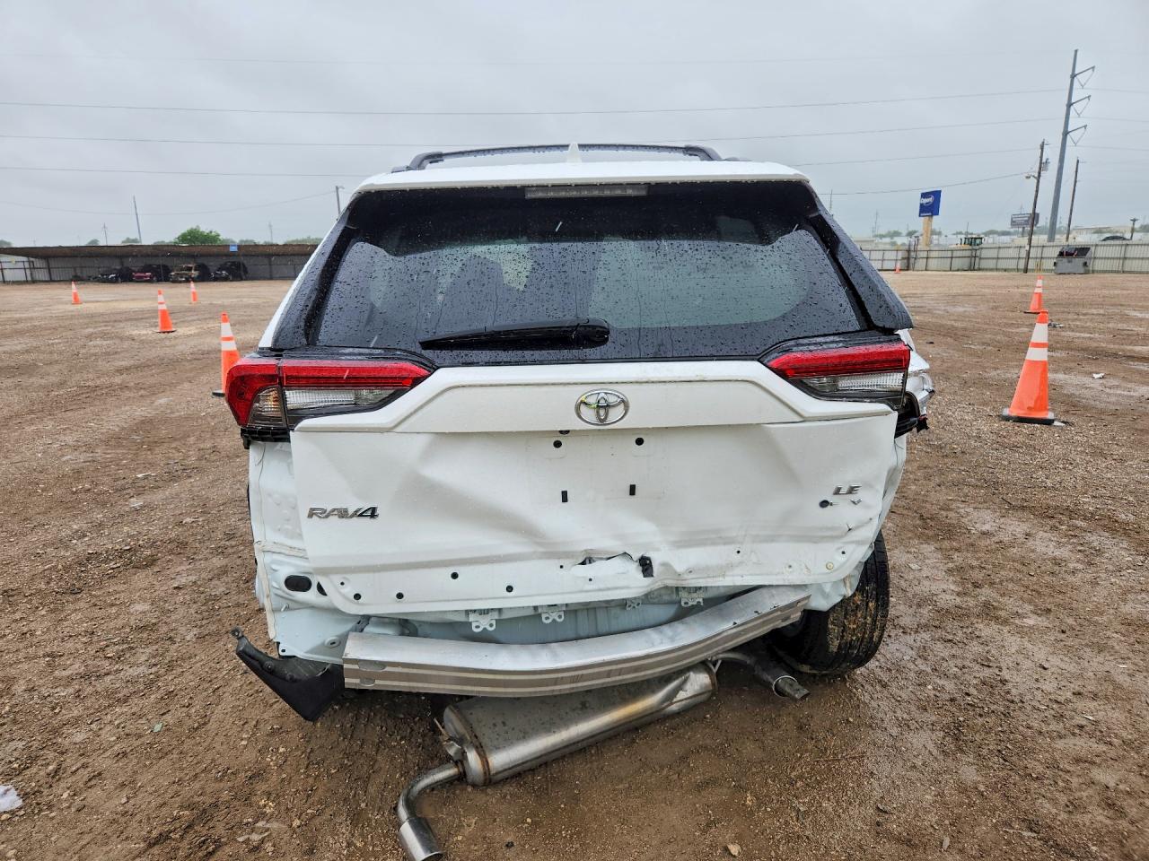 2025 TOYOTA RAV4 LE photo 6