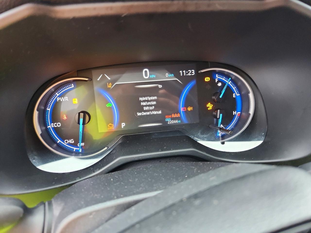 2025 TOYOTA RAV4 LE photo 9