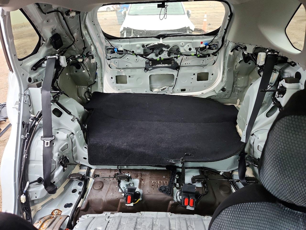 2025 TOYOTA RAV4 LE photo 10