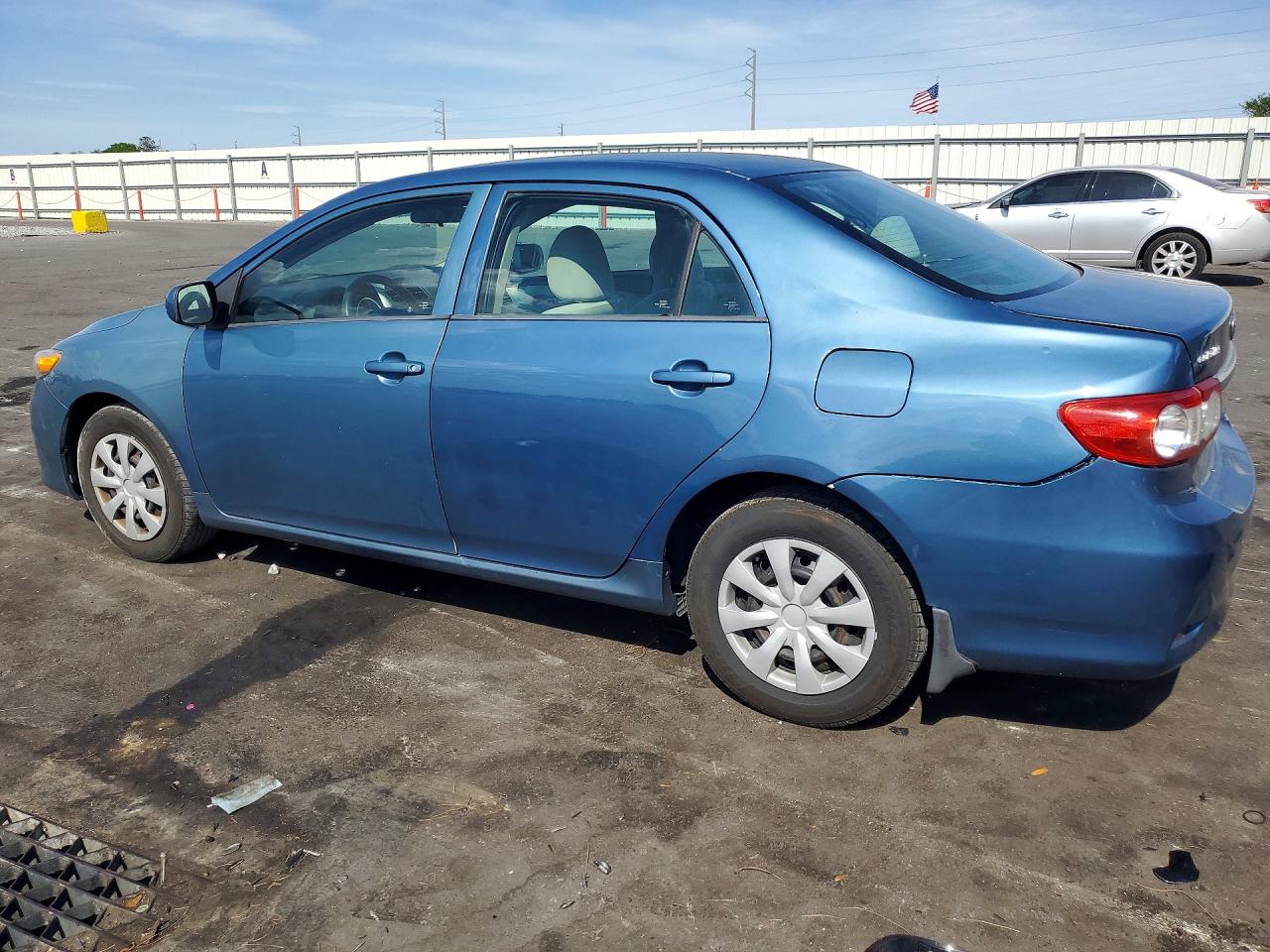 2012 TOYOTA COROLLA L photo 3