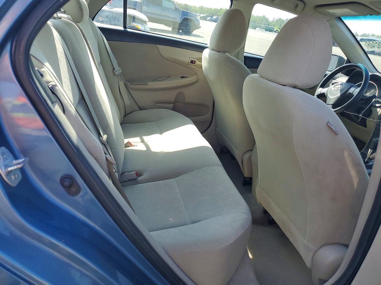 2012 TOYOTA COROLLA L photo 19
