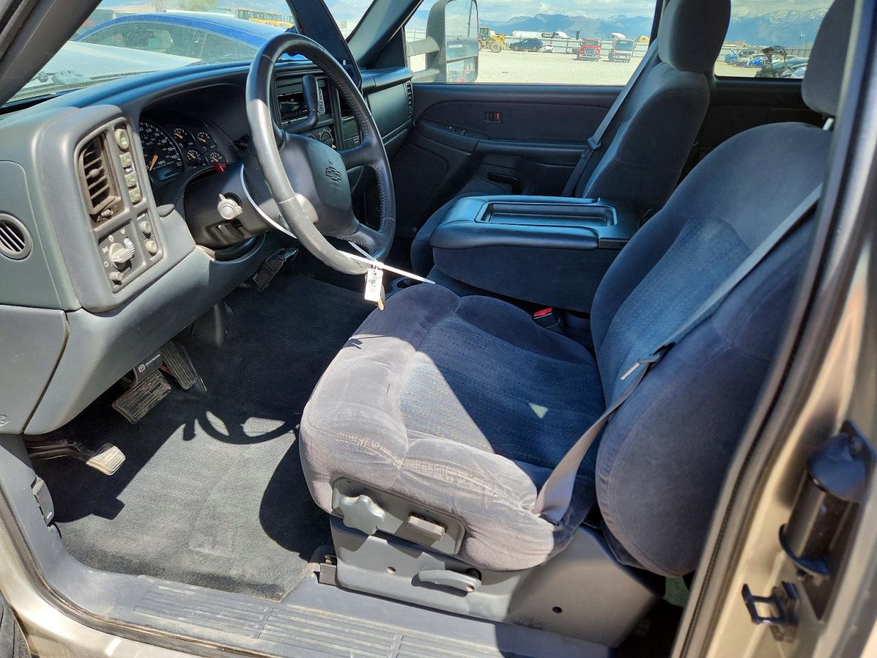 2002 CHEVROLET SILVERADO K1500 photo 13