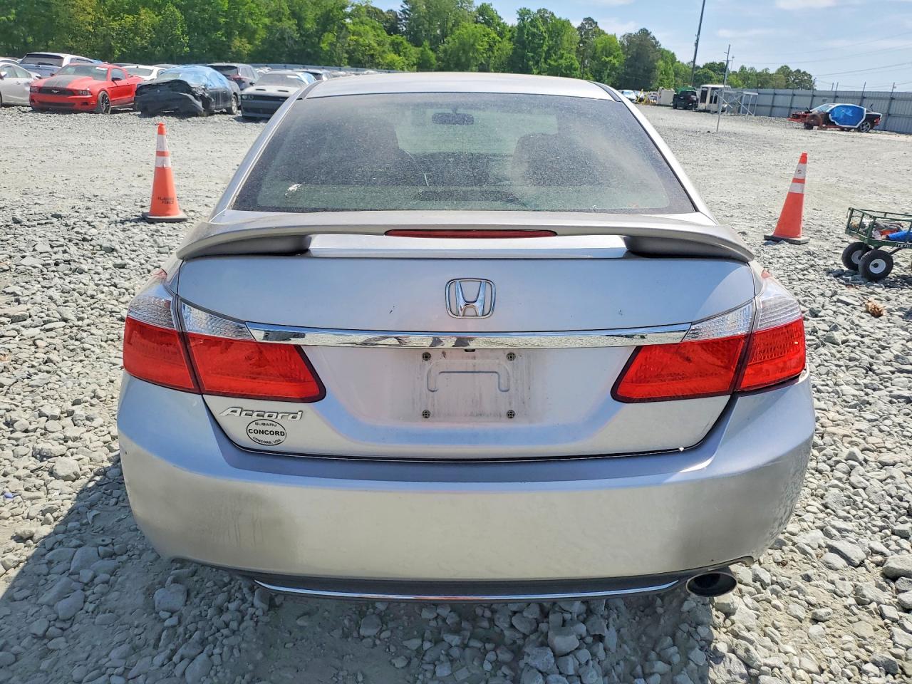 2014 HONDA ACCORD LX photo 6