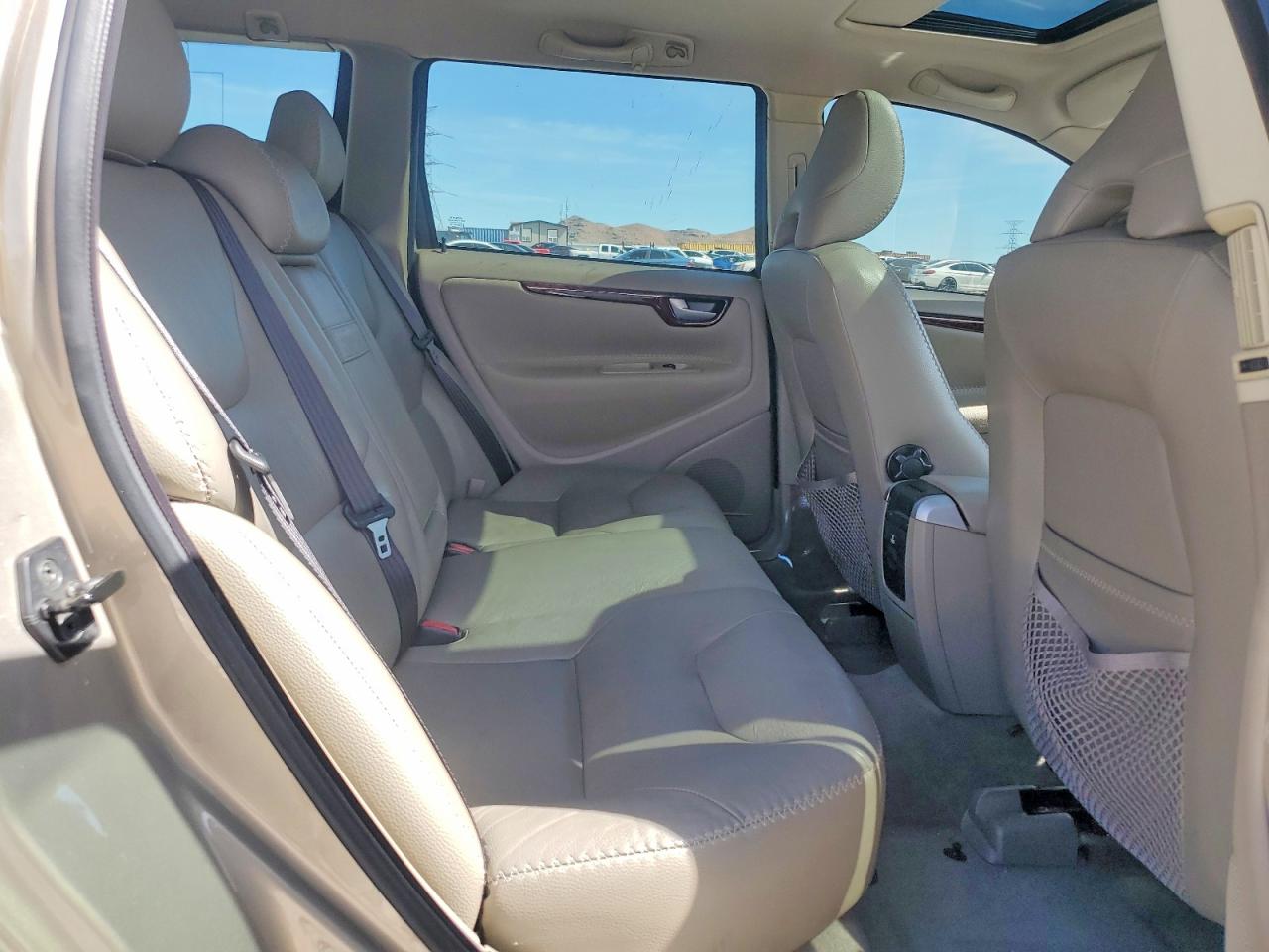 2005 VOLVO XC70 photo 19