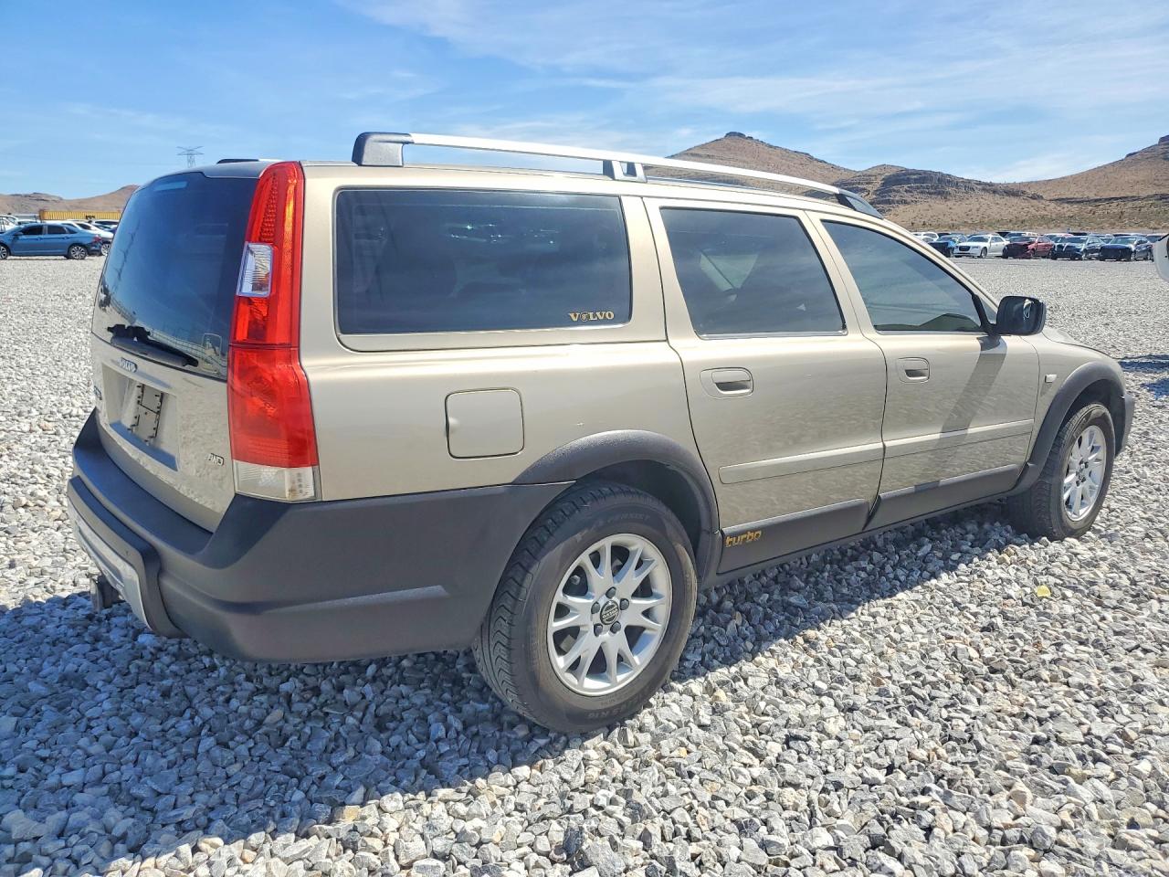 2005 VOLVO XC70 photo 5