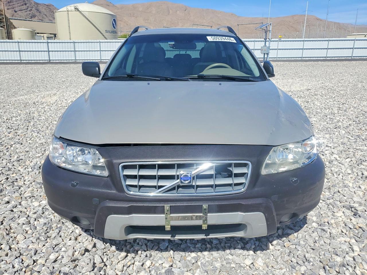 2005 VOLVO XC70 photo 9
