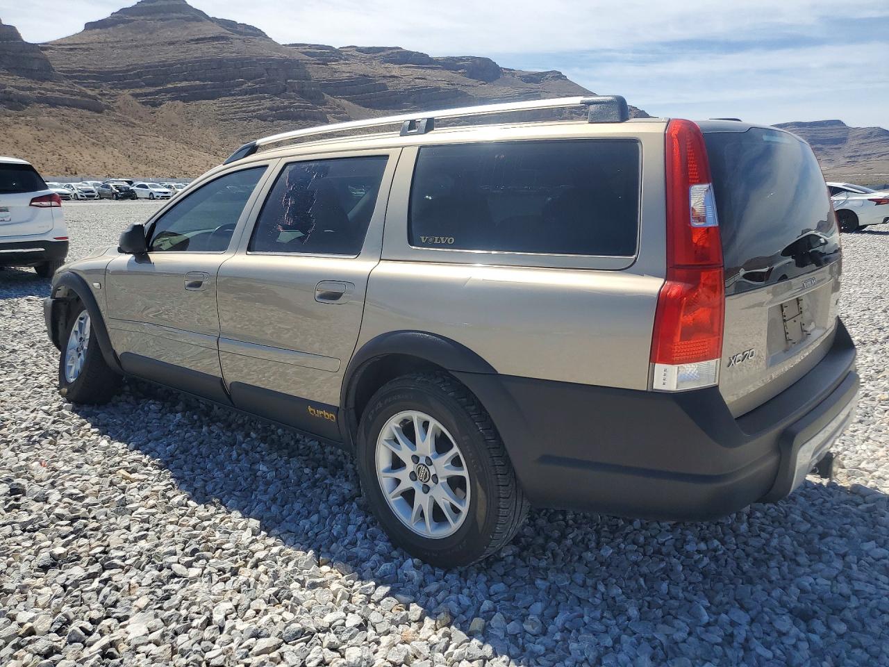 2005 VOLVO XC70 photo 3